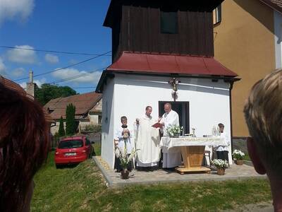 znovu-vysvcen-kaple-nejsvtj-trojice-2014