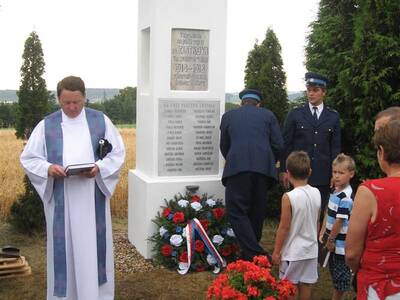 odhalen-pamtn-desky-padlm-v-1svtov-vlce-ve-zlatkov-2014