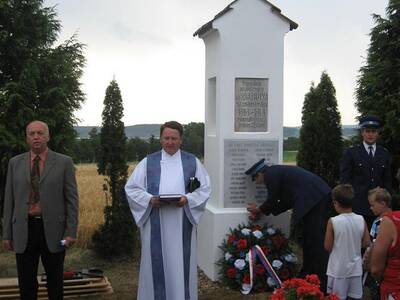 odhalen-pamtn-desky-padlm-v-1svtov-vlce-ve-zlatkov-2014