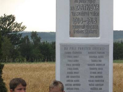 odhalen-pamtn-desky-padlm-v-1svtov-vlce-ve-zlatkov-2014