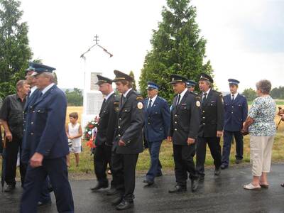 odhalen-pamtn-desky-padlm-v-1svtov-vlce-ve-zlatkov-2014