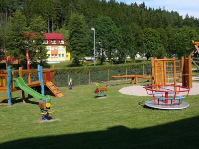 dtsk-hit-u-budovy-koly-v-ron-p-78