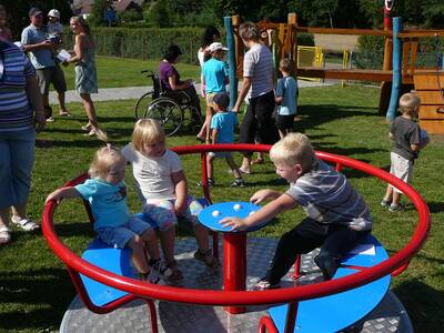 dtsk-hit-u-budovy-koly-v-ron-p-78