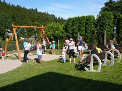 dtsk-hit-u-budovy-koly-v-ron-p-78