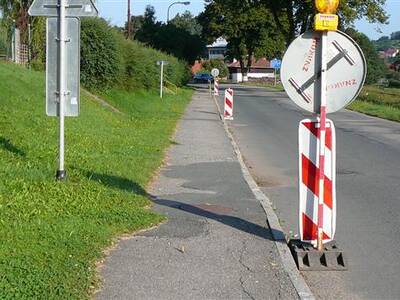 bezbarirov-chodnk-u-z-v-ron