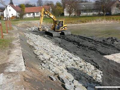 odbahnn-nvesnho-rybnka-ve-zlatkov